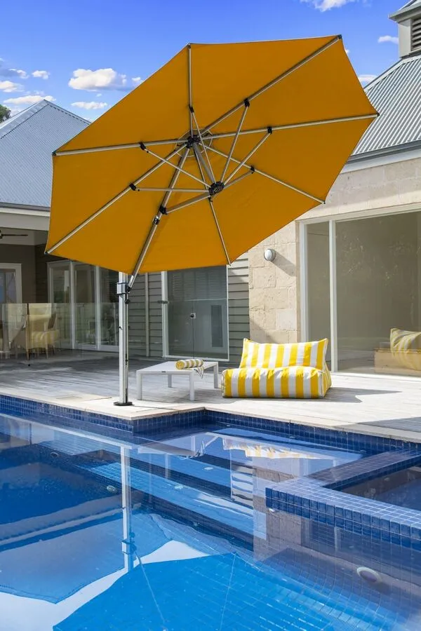 Aurora Cantilever Umbrella