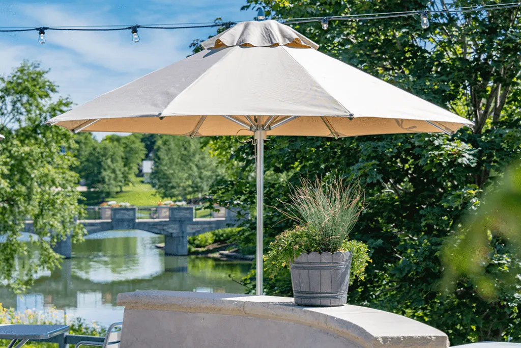 Greenwich Premium Market Umbrella