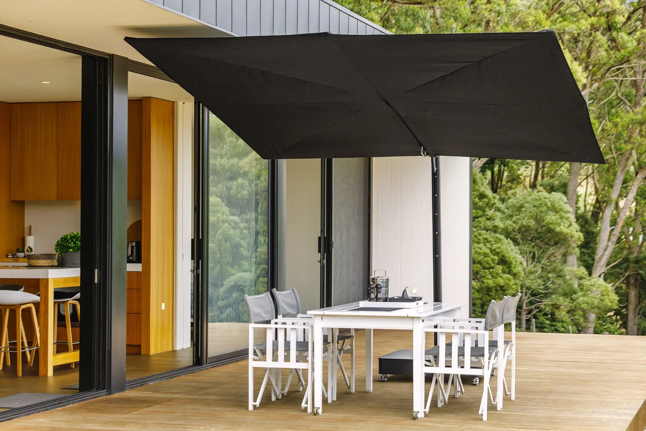 Versa UX Cantilever Umbrella